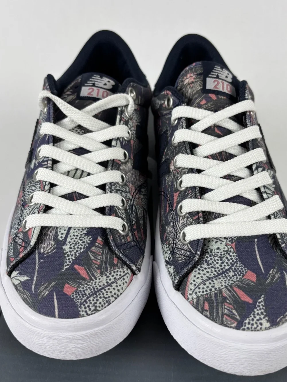 New Balance AM210FBL Floral Print Skate/Court Shoes, Blue/ White, Men’s Size 4.5